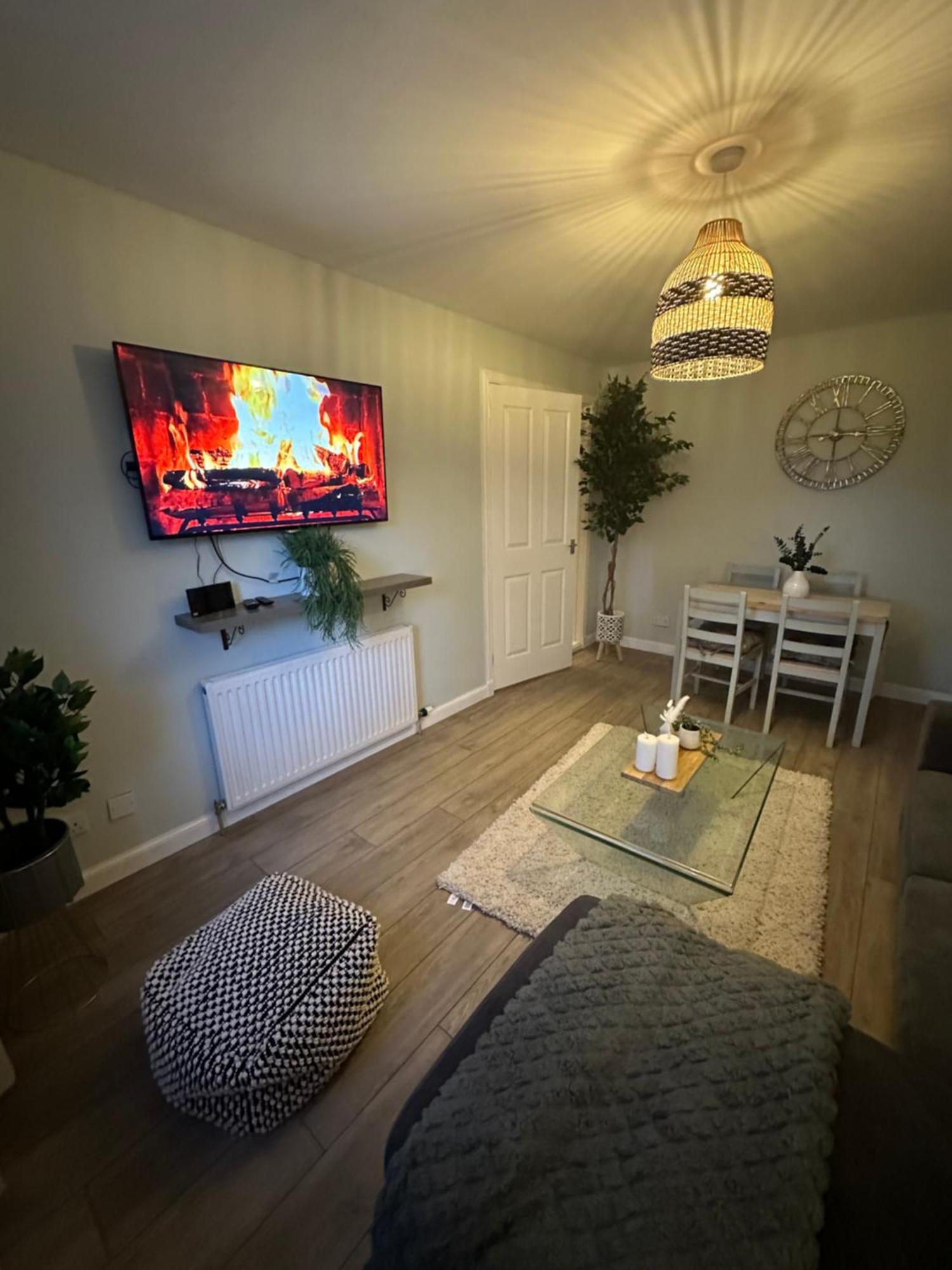 Lovely Modern 2 Bedrom Unit Close To City Center Dalneigh Exterior foto